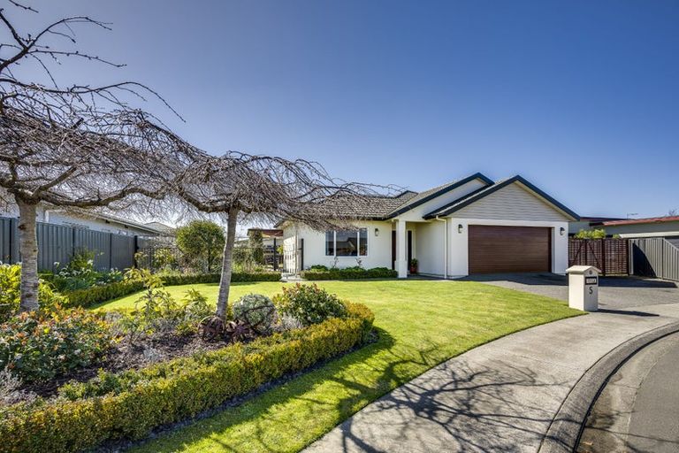 Photo of property in 5 Waimea Way, Poraiti, Napier, 4112
