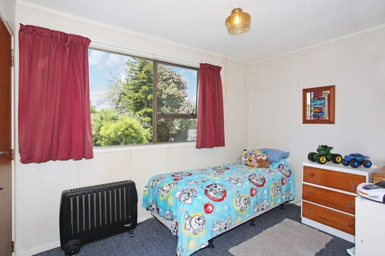 Photo of property in 2/7 Mon Desir Place, Manurewa, Auckland, 2102