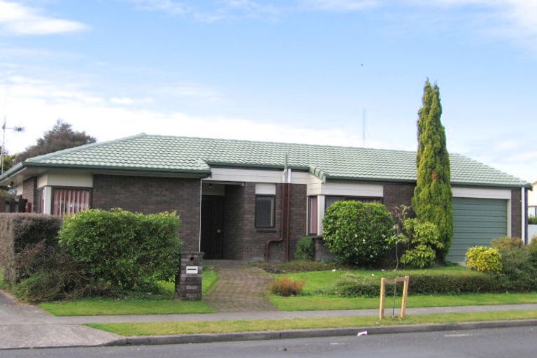 Photo of property in 4 Garland Drive, St Andrews, Hamilton, 3200