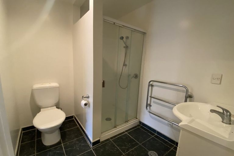 Photo of property in Atrium Towers, 7h/154 The Terrace, Wellington Central, Wellington, 6011