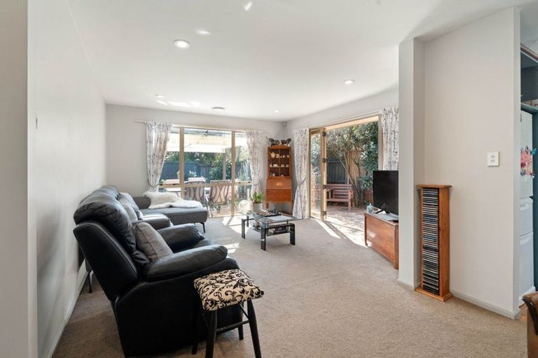 Photo of property in 1 Edgewater Lane, Halswell, Christchurch, 8025