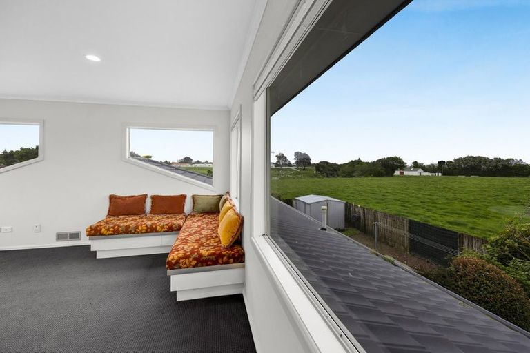 Photo of property in 8 Edna Wills Place, Hawera, 4610