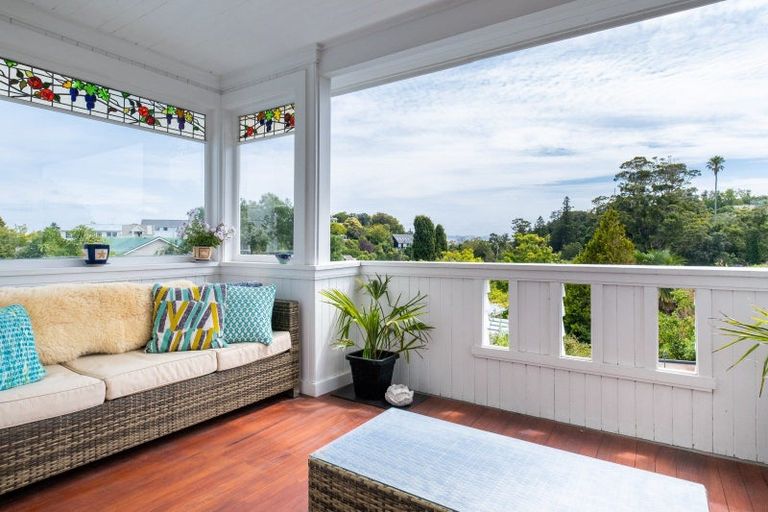 Photo of property in 14 Elizabeth Road, Bluff Hill, Napier, 4110