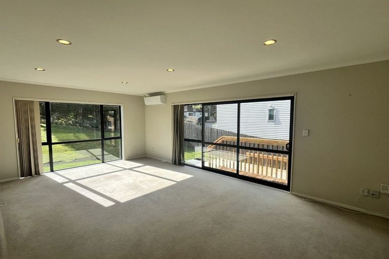 Photo of property in 34 Namsan Close, Fairview Heights, Auckland, 0632