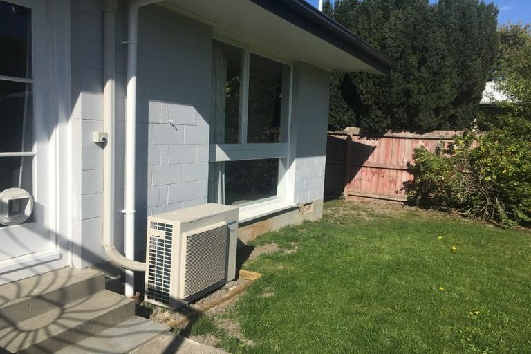 Photo of property in 2/7 Burrows Place, Ilam, Christchurch, 8041