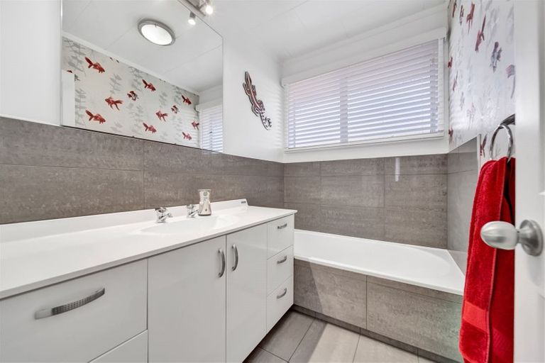 Photo of property in 16 Smeaton Road, Bell Block, New Plymouth, 4312