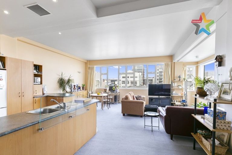 Photo of property in De Vere Apartments, 14/23 Tennyson Street, Te Aro, Wellington, 6011