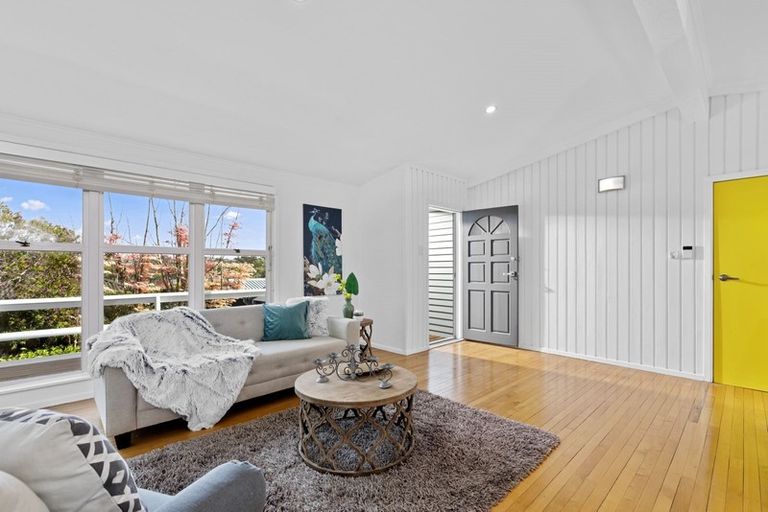 Photo of property in 1/48 Bond Crescent, Forrest Hill, Auckland, 0620