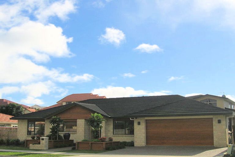 Photo of property in 6 Datum Way, Paraparaumu, 5032