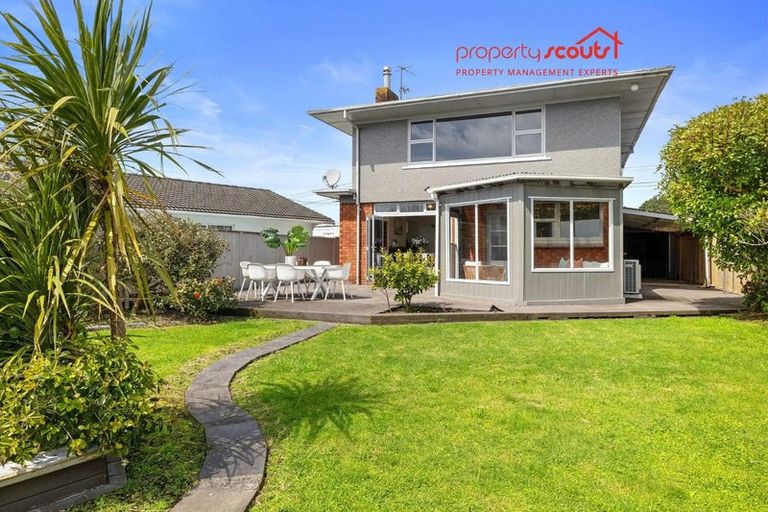 Photo of property in 14 Barrett Street, Westown, New Plymouth, 4310