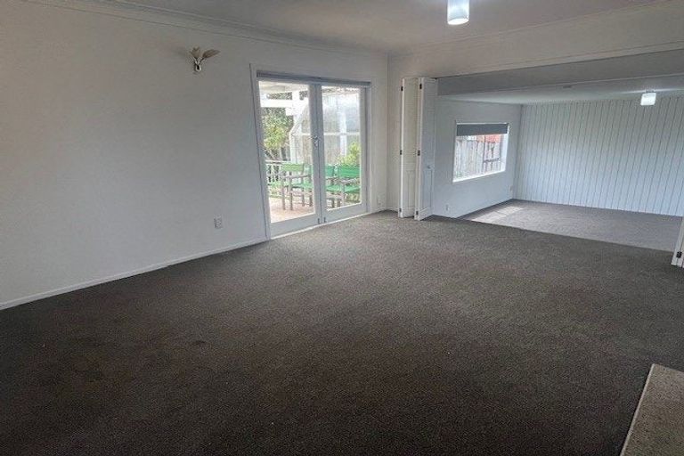 Photo of property in 63 Litten Road, Cockle Bay, Auckland, 2014