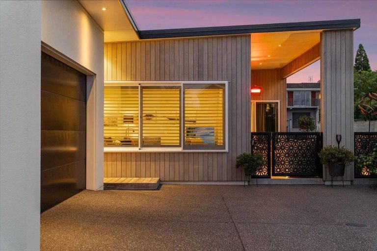 Photo of property in 2 Laing Place, Otumoetai, Tauranga, 3110