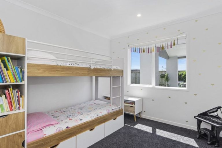 Photo of property in 124 Coast Boulevard, Papamoa Beach, Papamoa, 3118