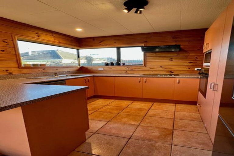 Photo of property in 2/98 Springs Road, Hornby, Christchurch, 8042