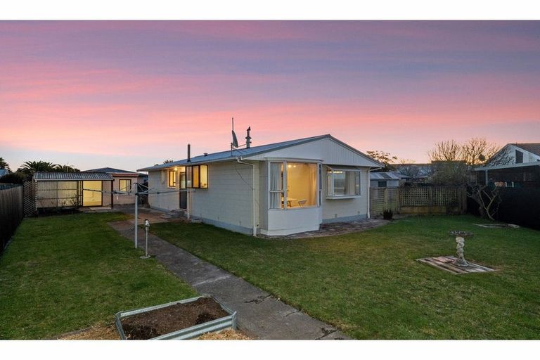 Photo of property in 11 Garvins Road, Hornby, Christchurch, 8042