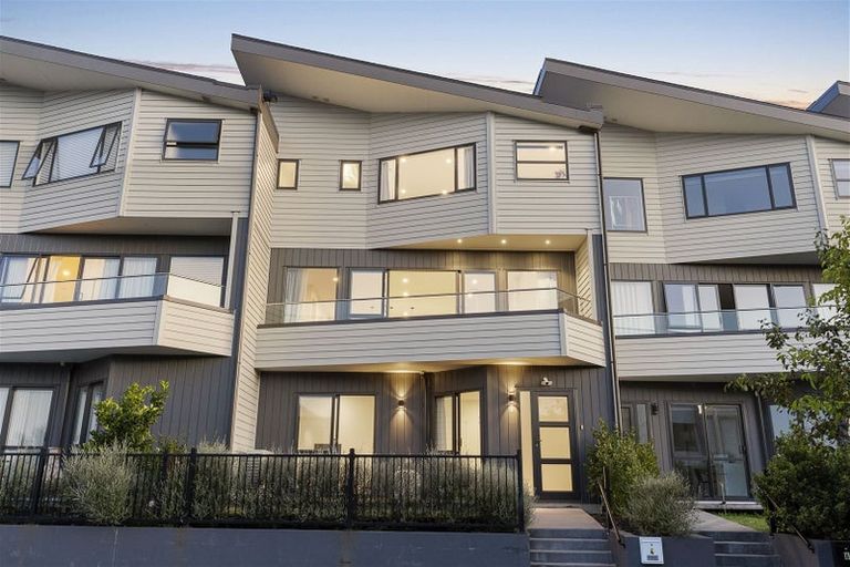 Photo of property in 4 Moki Place, Long Bay, Auckland, 0630