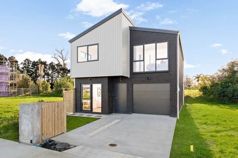 Photo of property in 65 Picnic Point Road, Hobsonville, 0616
