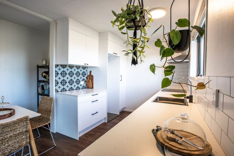 Photo of property in 2/44 Beach Road, Katikati, 3129