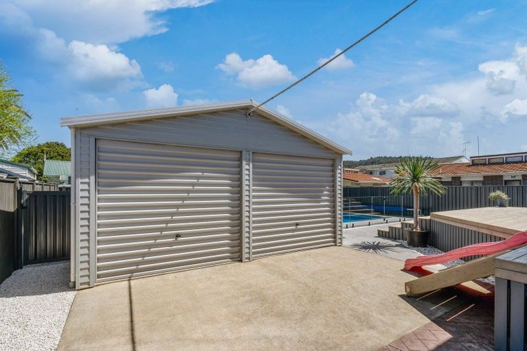 Photo of property in 16 Wolfe Street, Regent, Whangarei, 0112