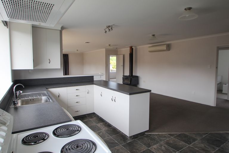 Photo of property in 42 Gordon Street, Weston, Oamaru, 9401