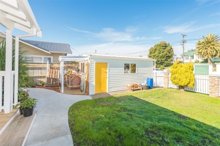 Photo of property in 22 Kawatiri Avenue, Gonville, Whanganui, 4501