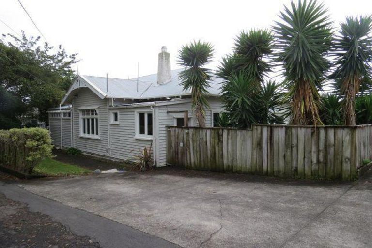 Photo of property in 221a Tukapa Street, Westown, New Plymouth, 4310