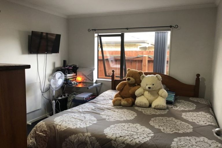 Photo of property in 33 Sun Valley Grove, Wainuiomata, Lower Hutt, 5014