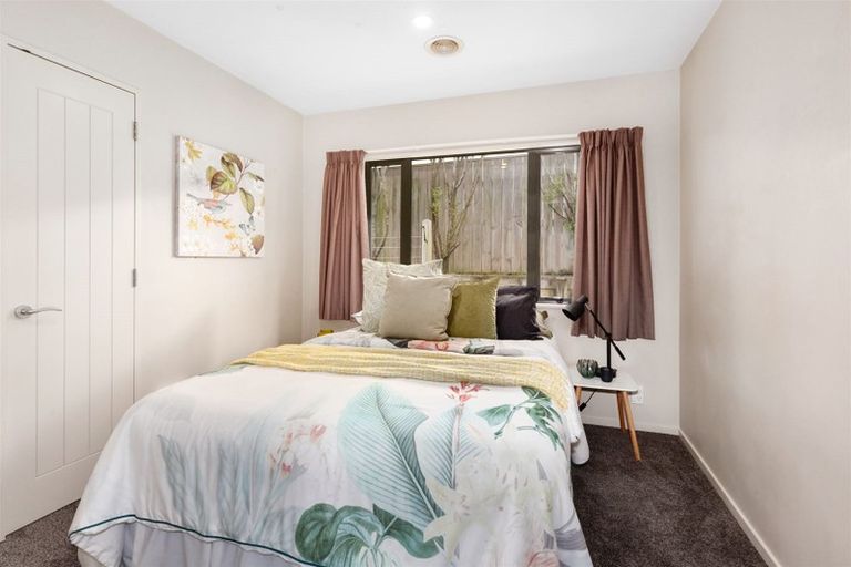 Photo of property in 7 Kaweka Close, Aotea, Porirua, 5024