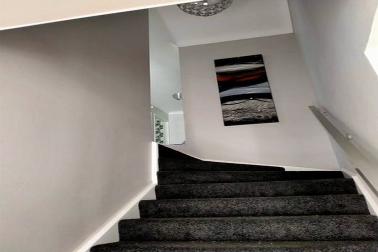 Photo of property in 16 Valhalla Drive, Beach Haven, Auckland, 0626