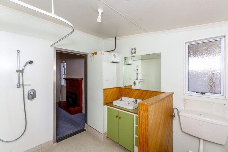 Photo of property in 32 Ngamotu Road, Moturoa, New Plymouth, 4310