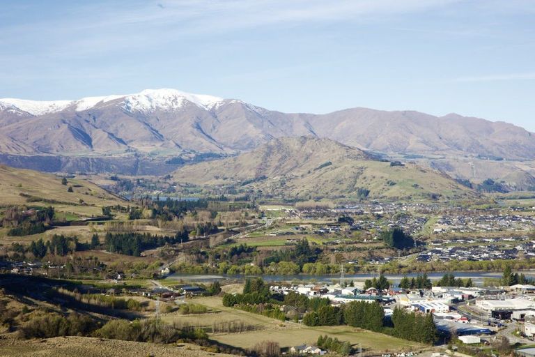Photo of property in 14 Kahiwi Drive, Lower Shotover, 9304