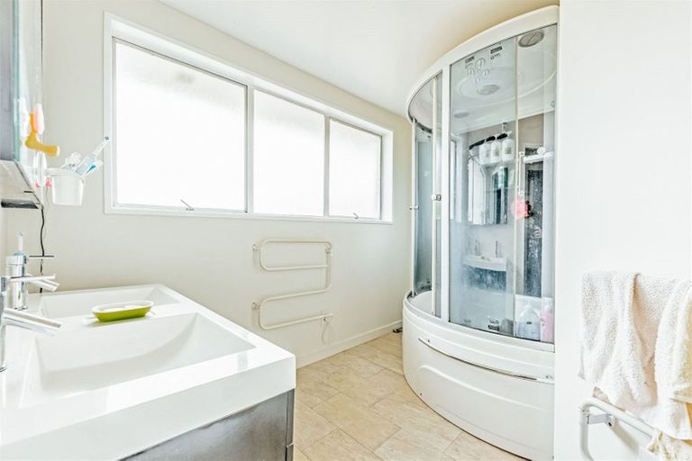 Photo of property in 7 Gibson Drive, Hornby, Christchurch, 8042