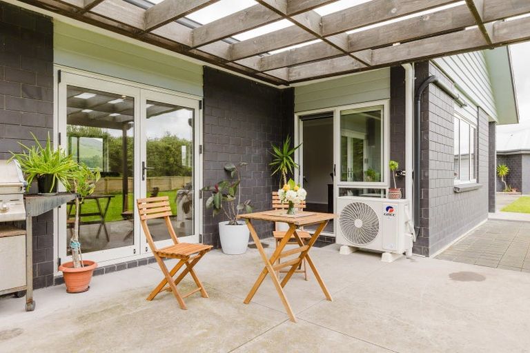 Photo of property in 69 Williams Road, Tokomaru, Palmerston North, 4474