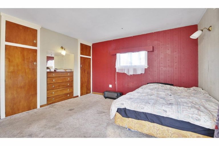 Photo of property in 262 Burwood Road, Burwood, Christchurch, 8083