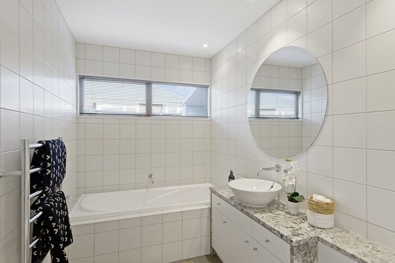 Photo of property in 27 Main Road, Redcliffs, Christchurch, 8081