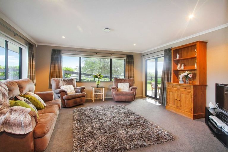 Photo of property in 35 Lough Bourne Drive, Pukekohe, 2120