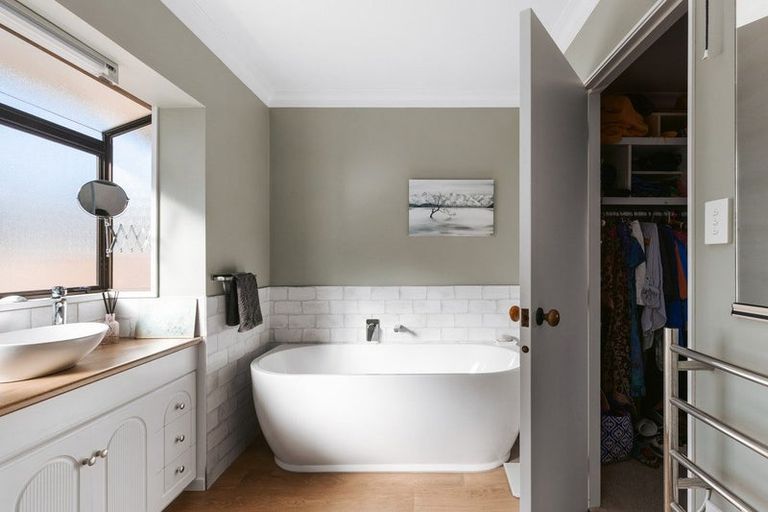 Photo of property in 1 Ruamoana Place, Omokoroa, 3114