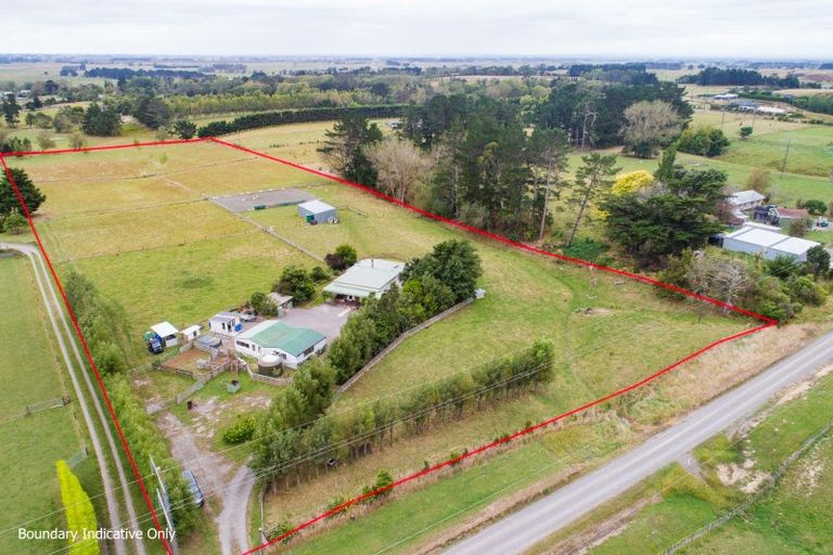 Photo of property in 175 Konini Street, Tokomaru, Palmerston North, 4474