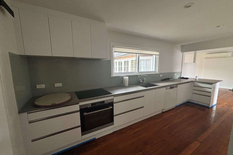 Photo of property in 25 Hillcrest Avenue, Hillcrest, Rotorua, 3015