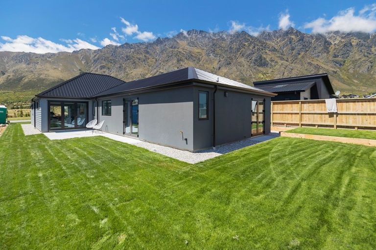 Photo of property in 21 Bannister Street, Jacks Point, Queenstown, 9371