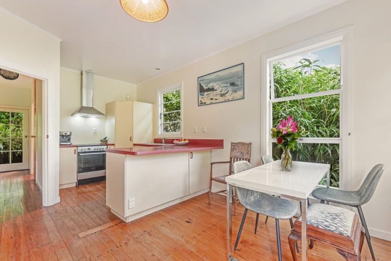 Photo of property in 74 Locking Street, Nelson South, Nelson, 7010