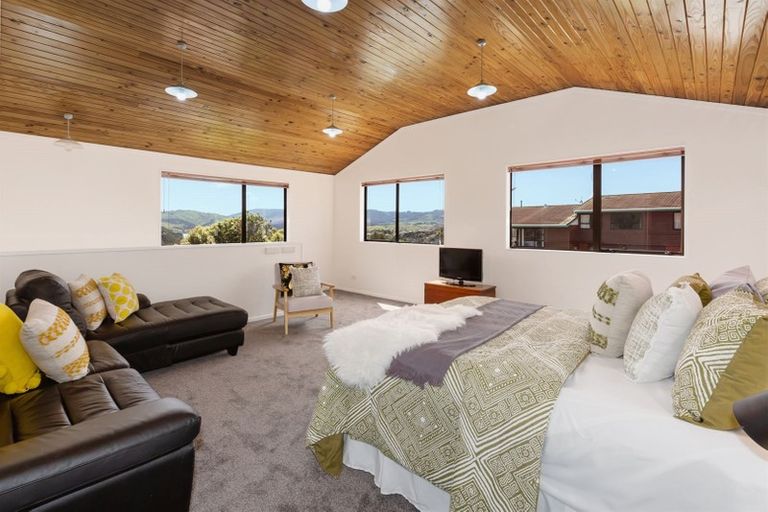 Photo of property in 54 Exploration Way, Whitby, Porirua, 5024