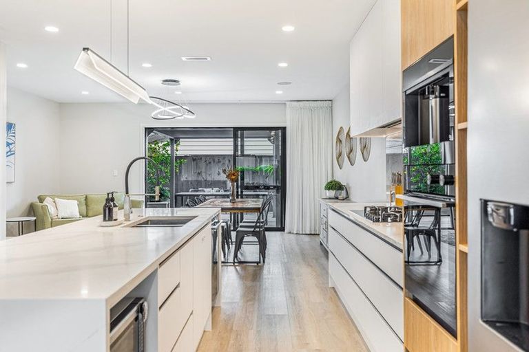 Photo of property in 3 Hea Road, Hobsonville, Auckland, 0616