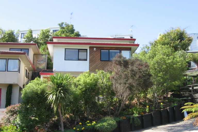 Photo of property in 1/5 Stitchbird Close, Murrays Bay, Auckland, 0630
