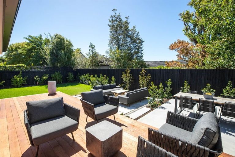 Photo of property in 112 Hamilton Avenue, Ilam, Christchurch, 8041