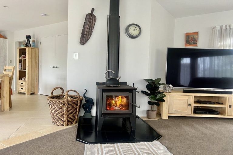 Photo of property in 16 Protea Crescent, Whitianga, 3510