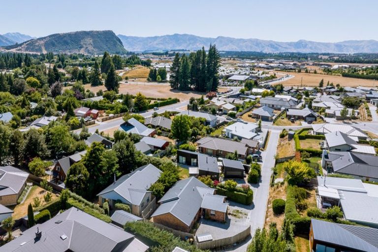 Photo of property in 8-8a Coromandel Street, Wanaka, 9305