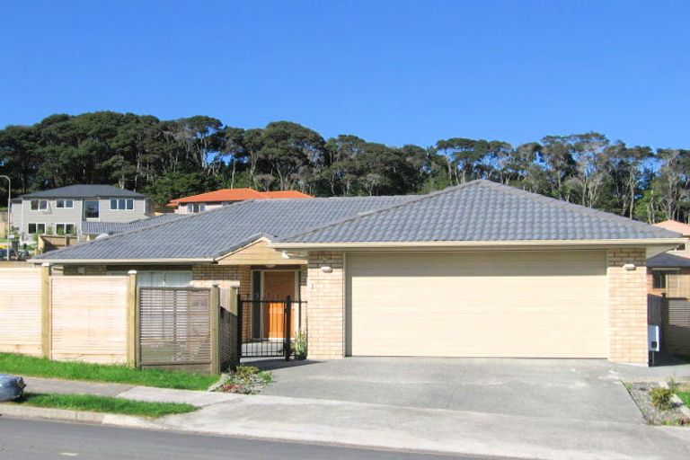 Photo of property in 50 San Marino Drive West, Henderson, Auckland, 0612