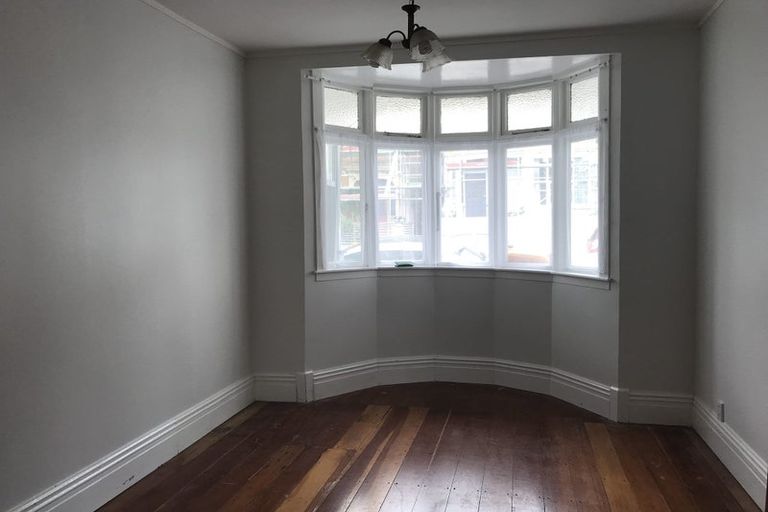 Photo of property in 130 Brougham Street, Mount Victoria, Wellington, 6011