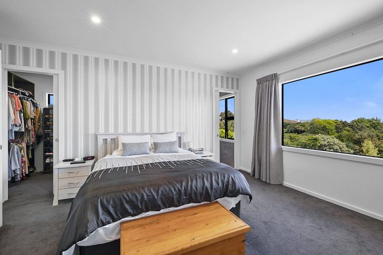 Photo of property in 438 Mangorei Road, Highlands Park, New Plymouth, 4312